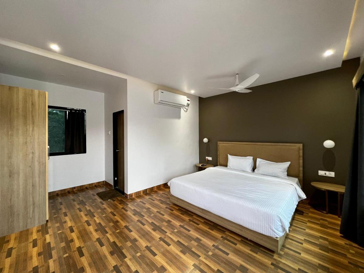 Paramount Riverfront Resort & Spa, Karjat Esterno foto
