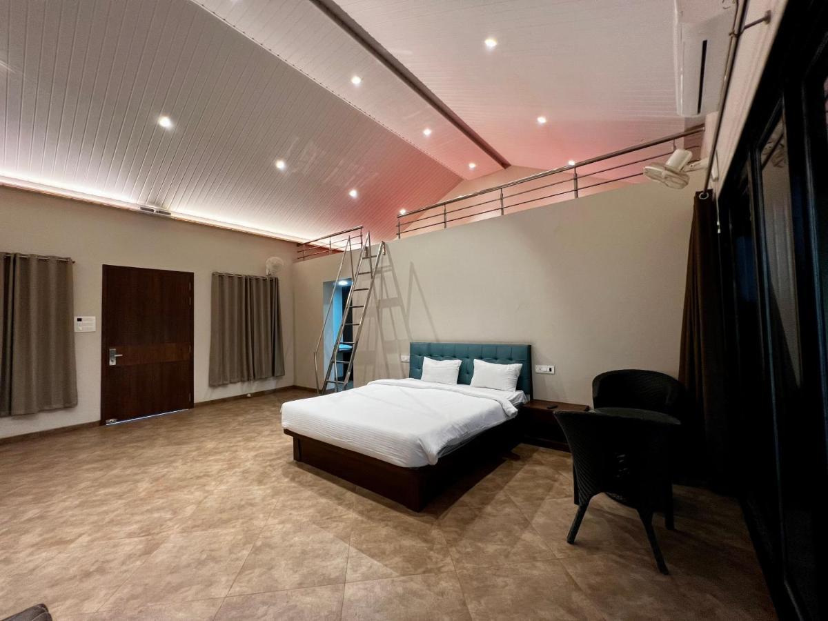 Paramount Riverfront Resort & Spa, Karjat Esterno foto