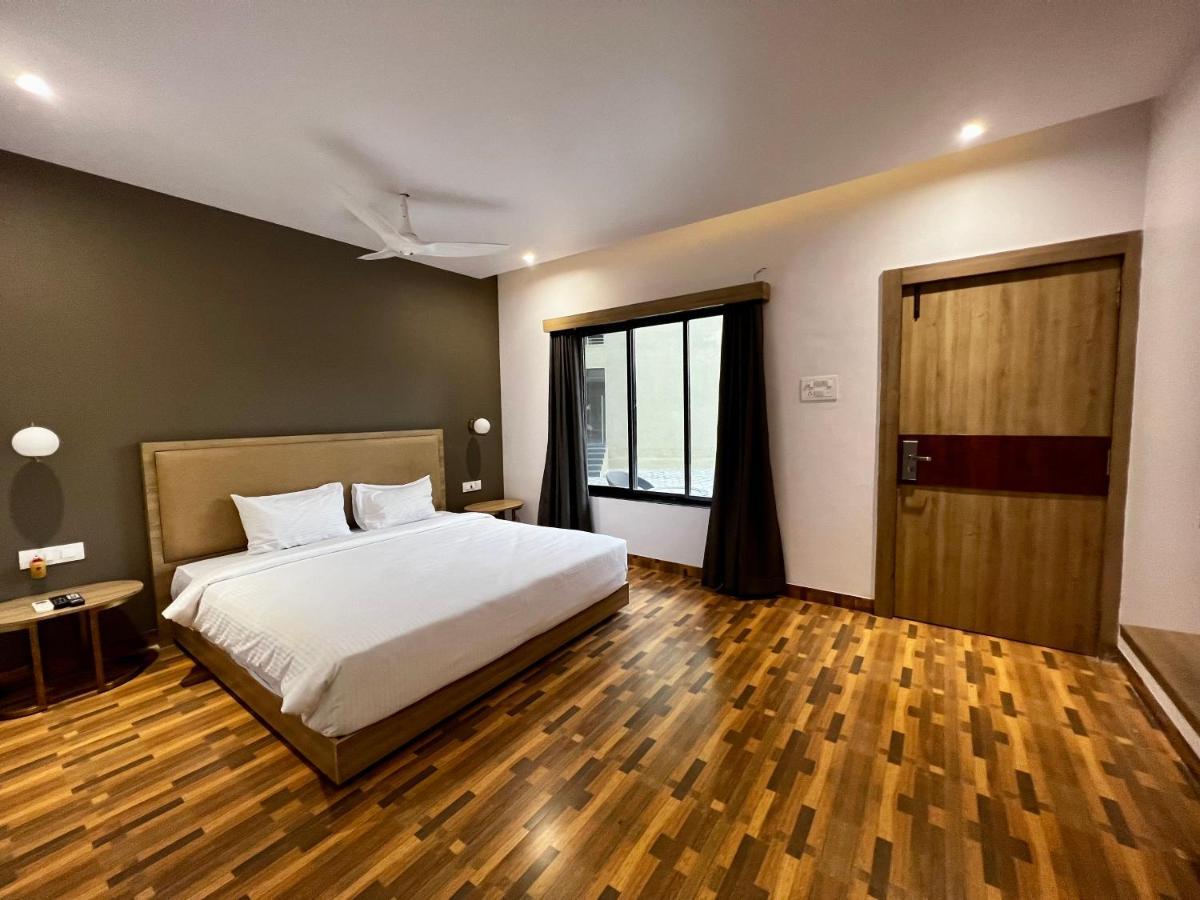 Paramount Riverfront Resort & Spa, Karjat Esterno foto