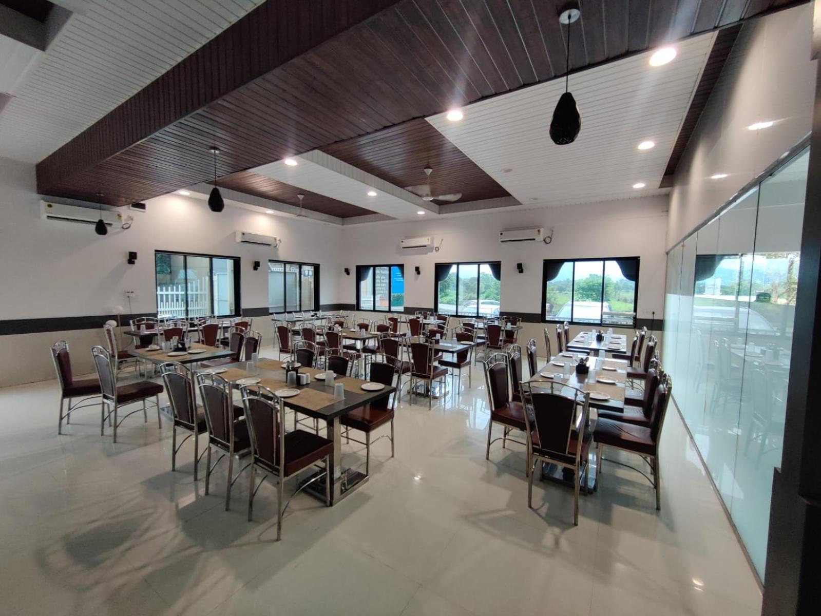 Paramount Riverfront Resort & Spa, Karjat Esterno foto